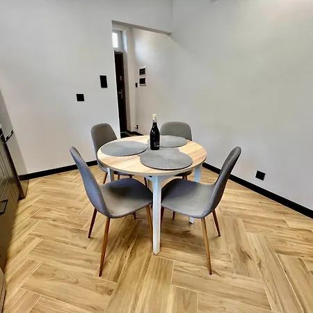 Pod Wiatrakiem Lägenhet