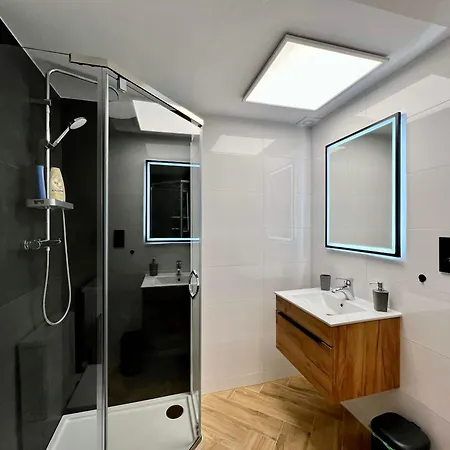 Pod Wiatrakiem Apartment Besia